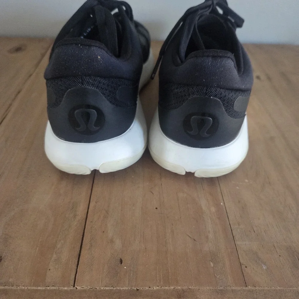 Lululemon Women's Strongfeel Training Walking Jogging Shoes - Black Size 8.5